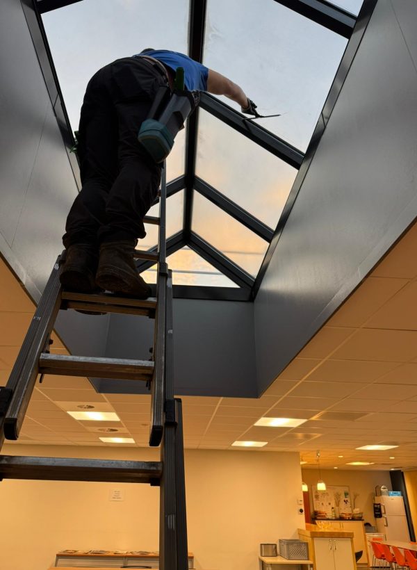 T-Cleaning aan het werk
